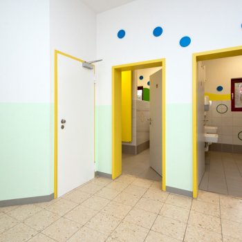 HI-POL-Toiletten-GS-Lonnig-von-außen.jpg